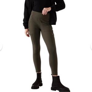 Athleta Headlands Hybrid Cargo Pants Olive Size 6